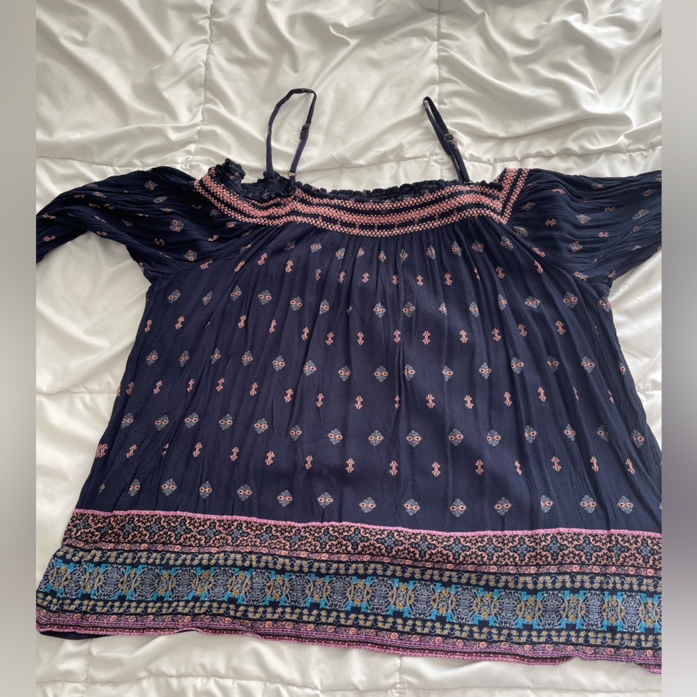 Spring/Summer flowy top off shoulder